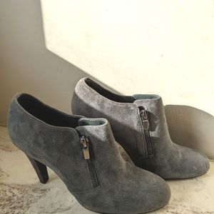 Franco Sarto gray suede shoes, size 8